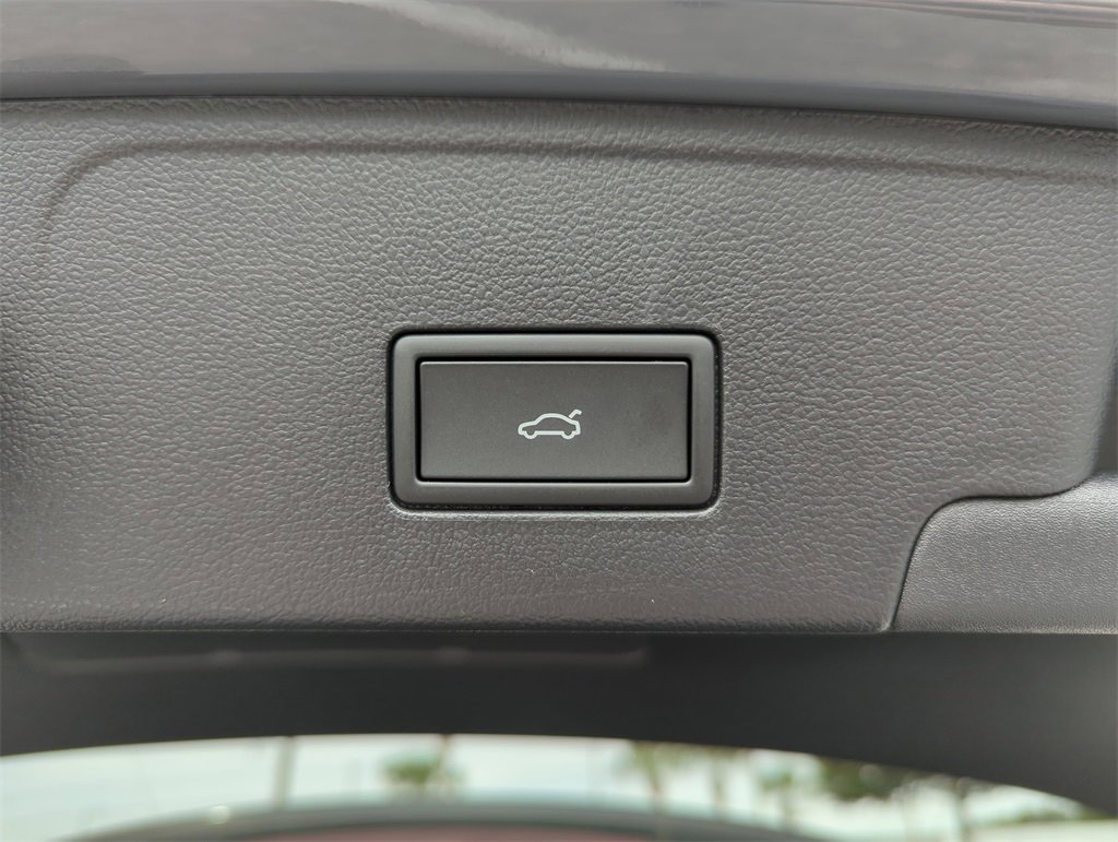 New 2026 Volkswagen Atlas Cross Sport SEL R-Line image 17