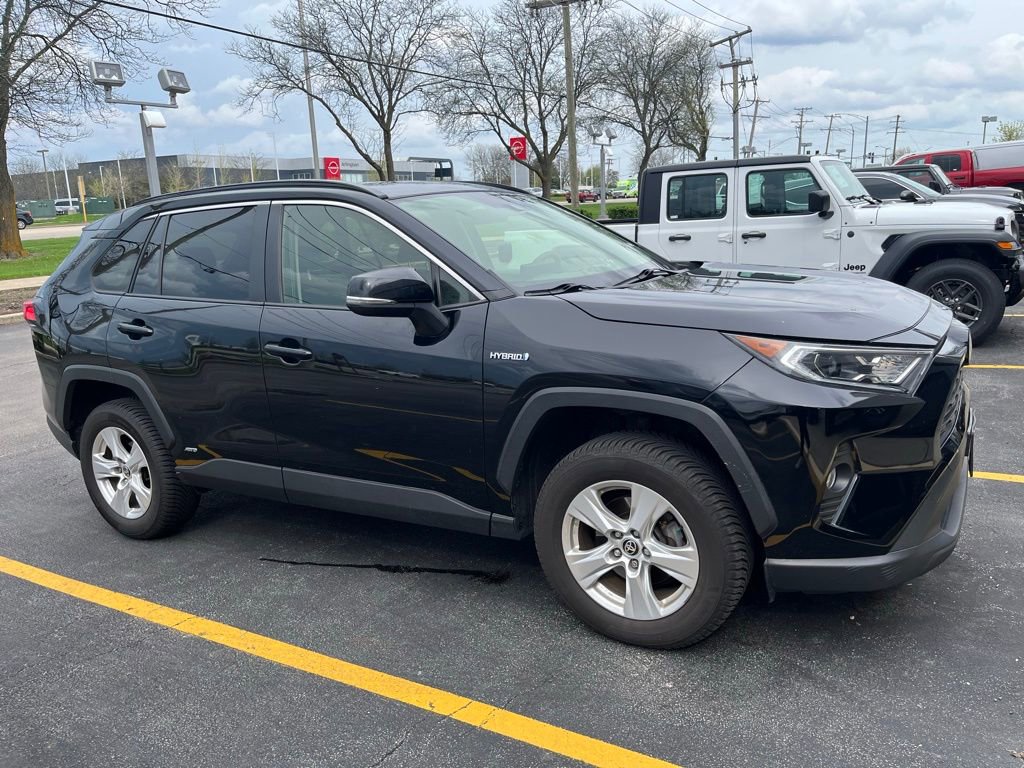 Used 2021 Toyota RAV4 XLE w/ Convenience Package AWD/4WD image 2