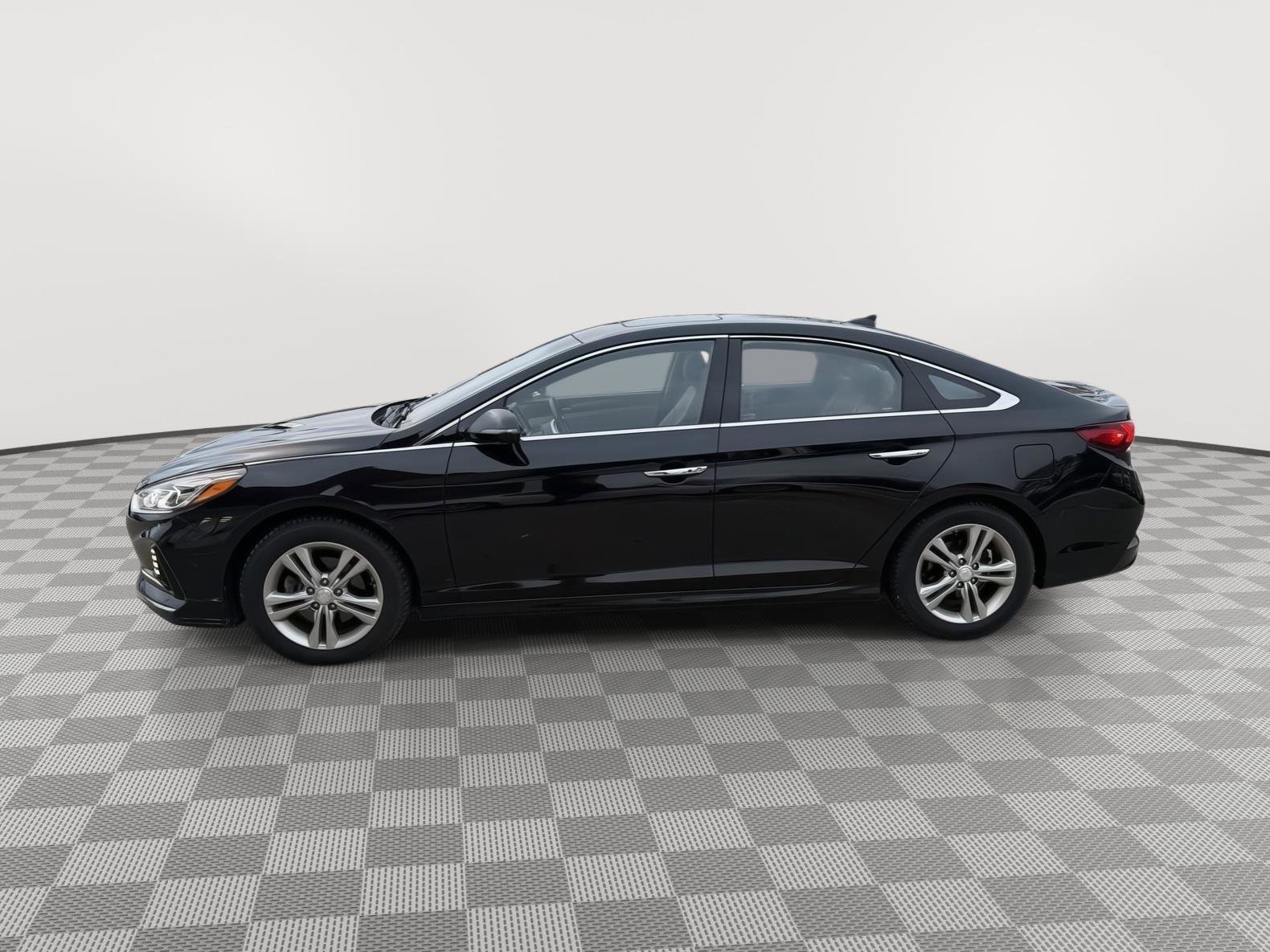Used 2018 Hyundai Sonata Limited w/ Cargo Package image 4