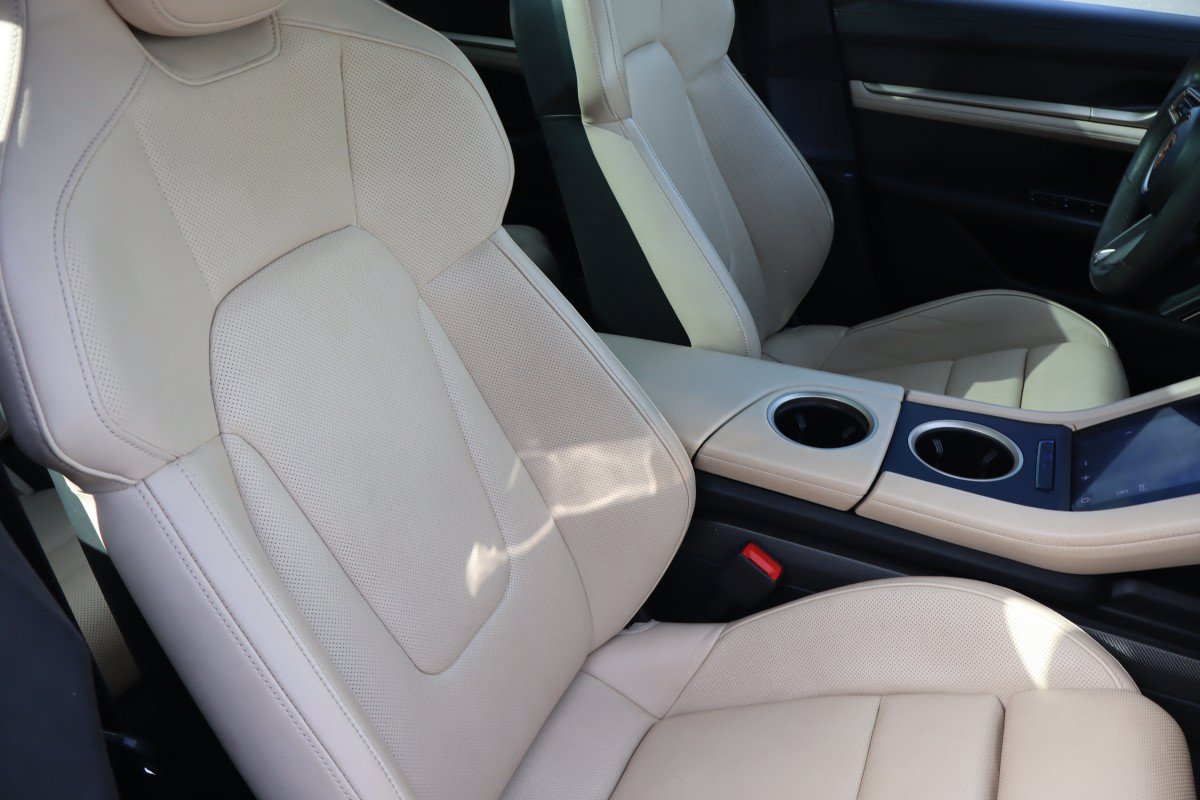Used 2022 Porsche Taycan Turbo S AWD/4WD image 21