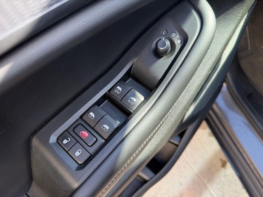Used 2023 Jeep Grand Cherokee L Laredo image 21