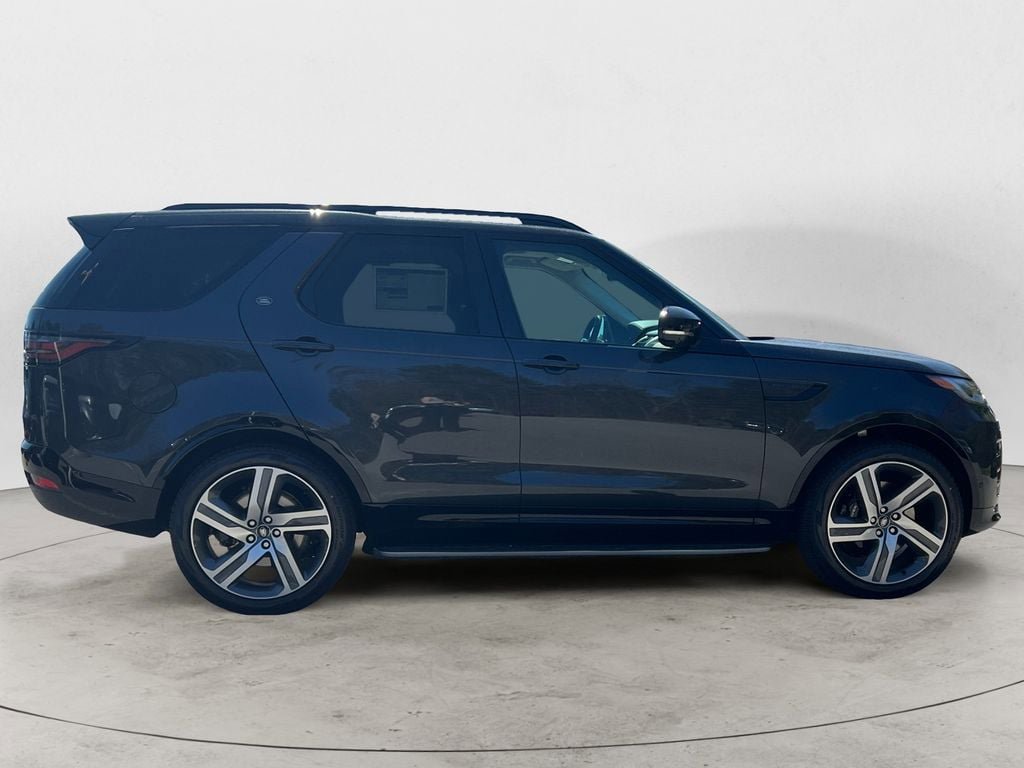 New 2025 Land Rover Discovery Metropolitan Edition image 6