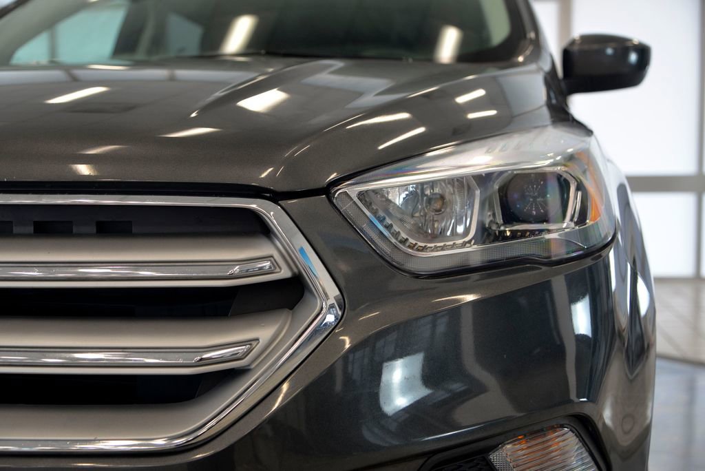 Used 2019 Ford Escape SEL image 11