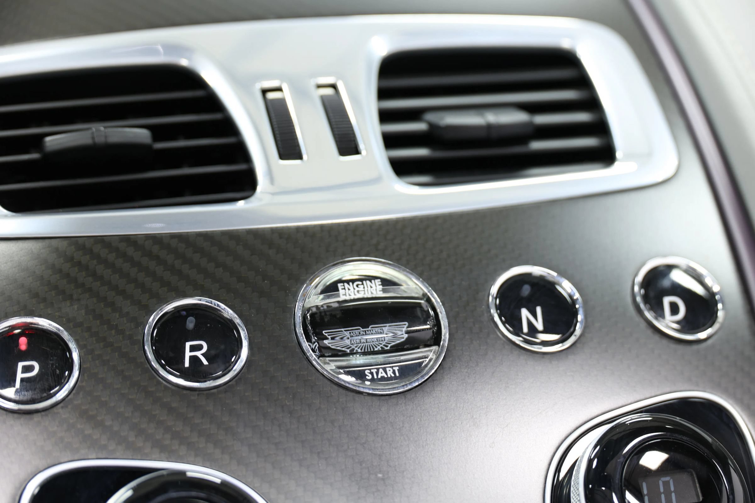 Used 2014 Aston Martin Vanquish Volante RWD image 42