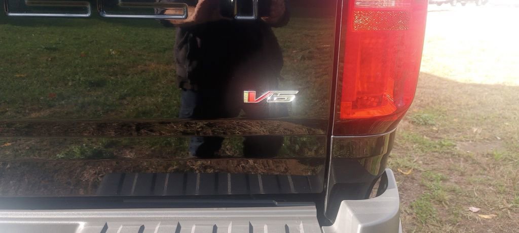 Used 2022 Chevrolet Colorado LT w/ LT Convenience Package image 6