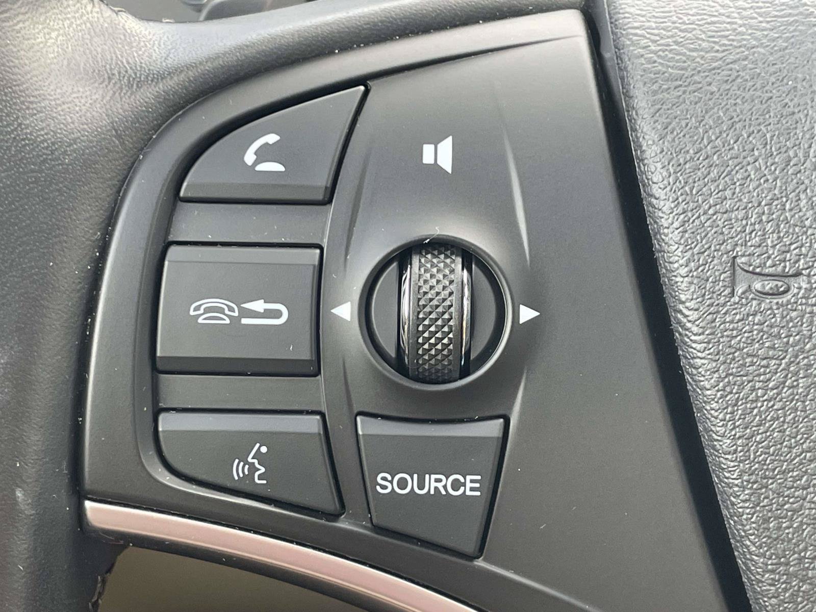 Used 2019 Acura MDX w/ Technology Package AWD/4WD image 25