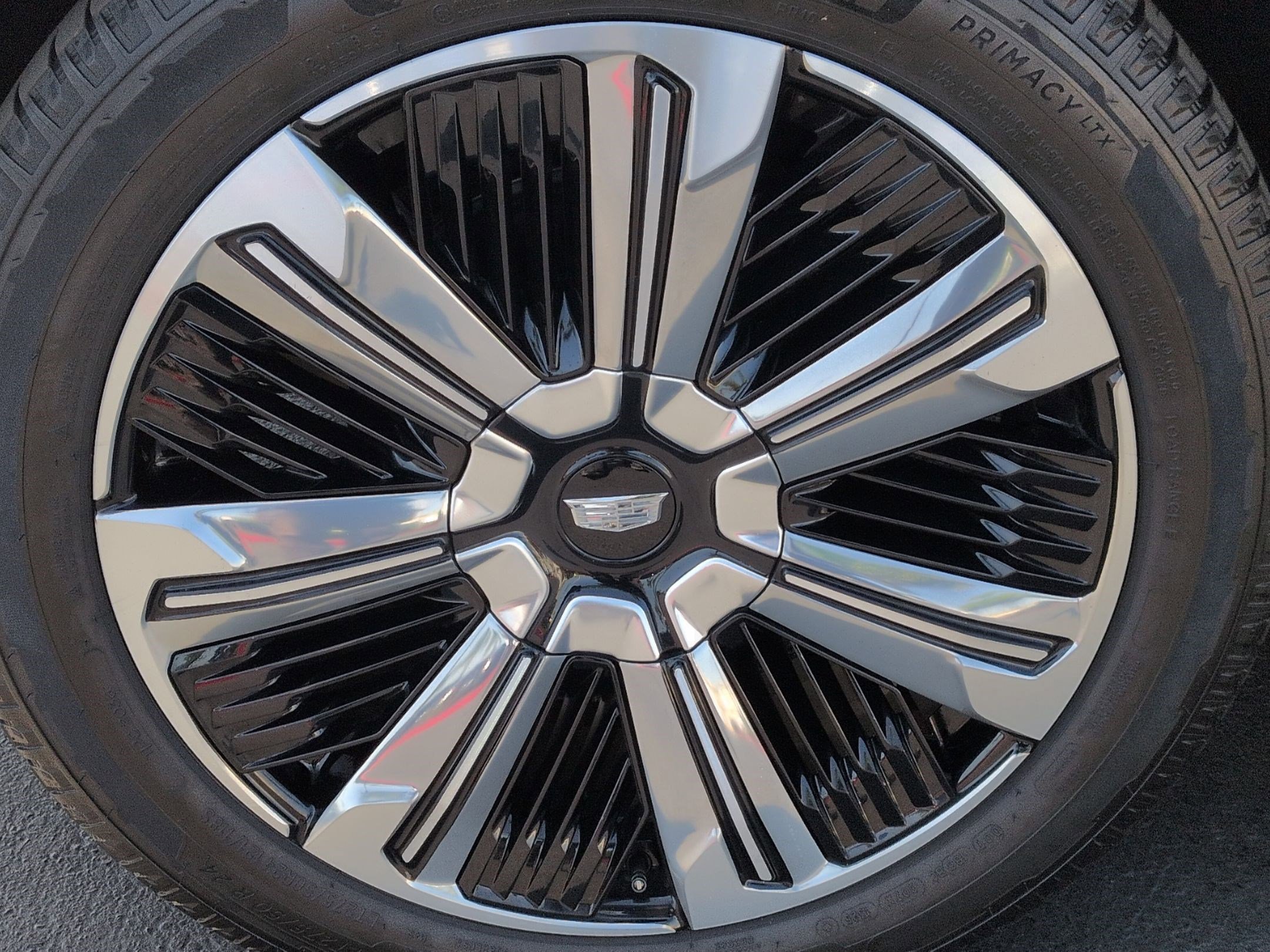 Used 2025 Cadillac Escalade IQ Luxury 1 AWD/4WD image 13