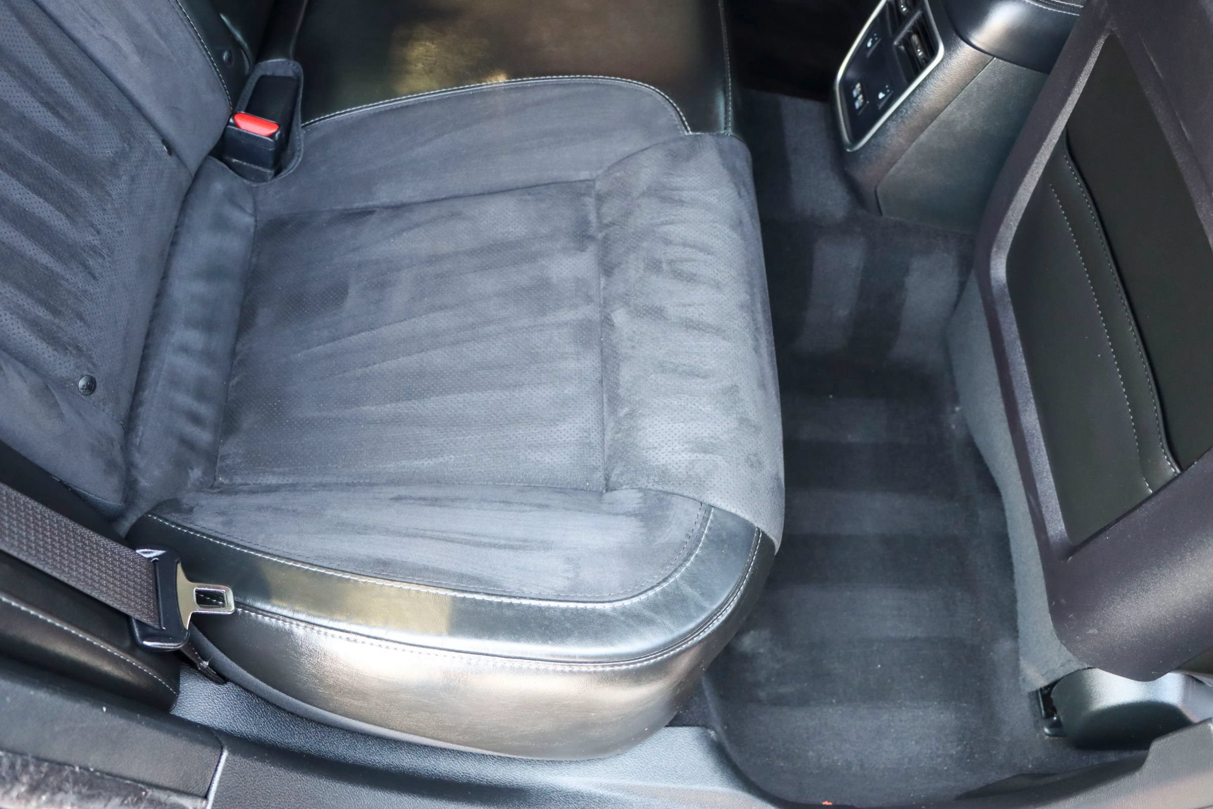 Used 2020 Dodge Charger Scat Pack w/ Dynamics Package RWD image 19