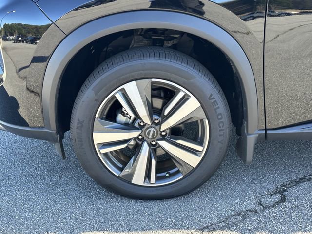 Certified 2025 Nissan Rogue SL w/ SL Premium Package AWD/4WD image 12