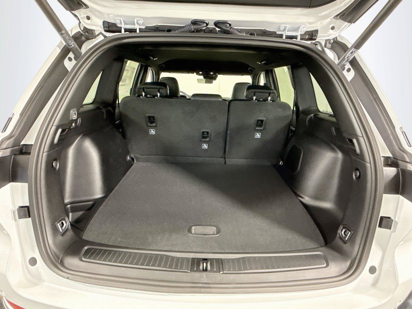 New 2027 Jeep Grand Cherokee Limited AWD/4WD image 18