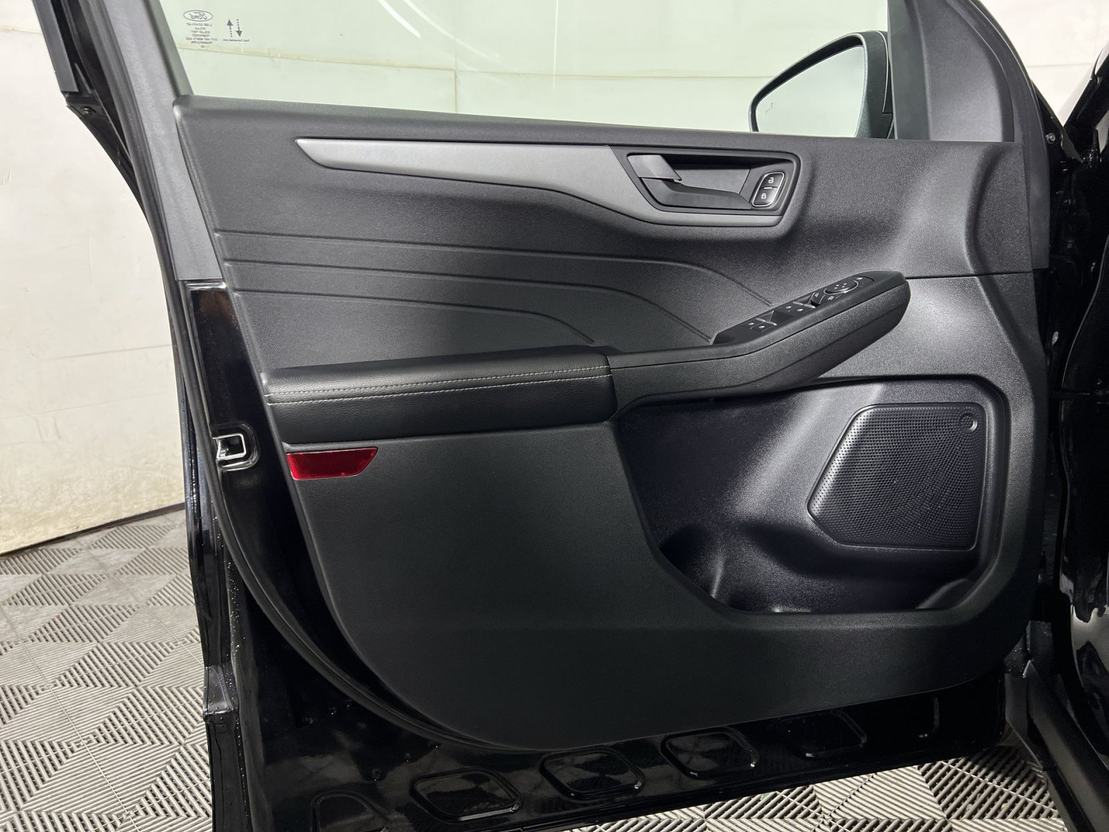 Certified 2023 Ford Escape Active AWD/4WD image 14