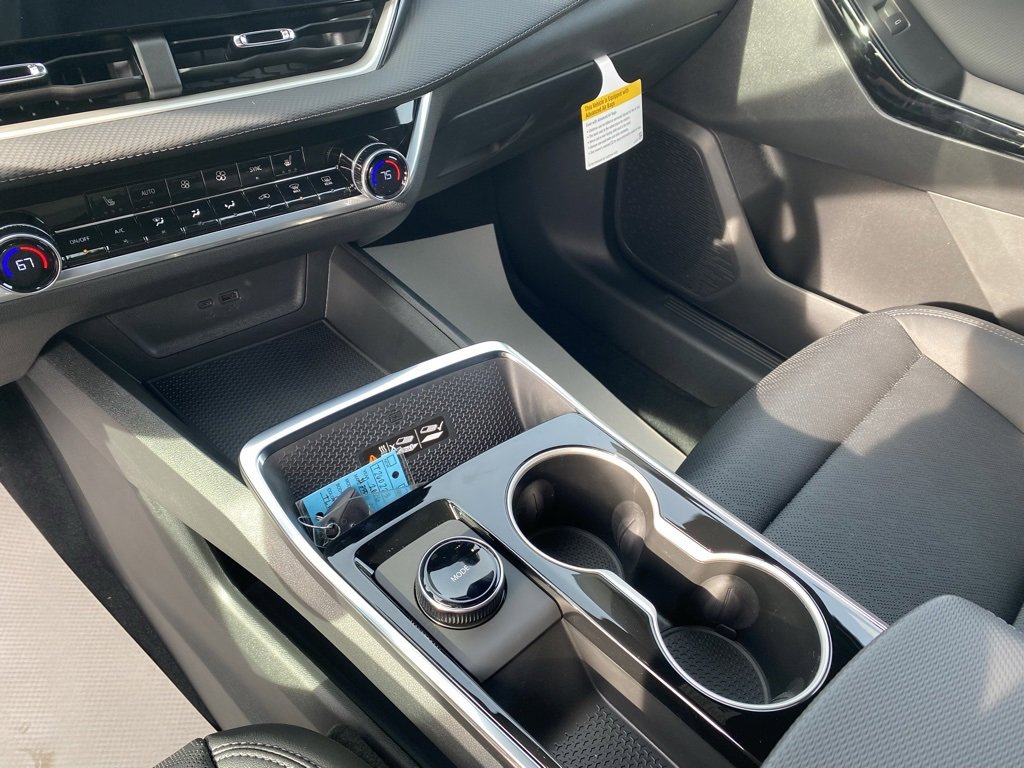 New 2026 Chevrolet Equinox LT w/ Convenience Package II image 17