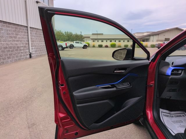 Used 2021 Toyota C-HR XLE FWD image 10