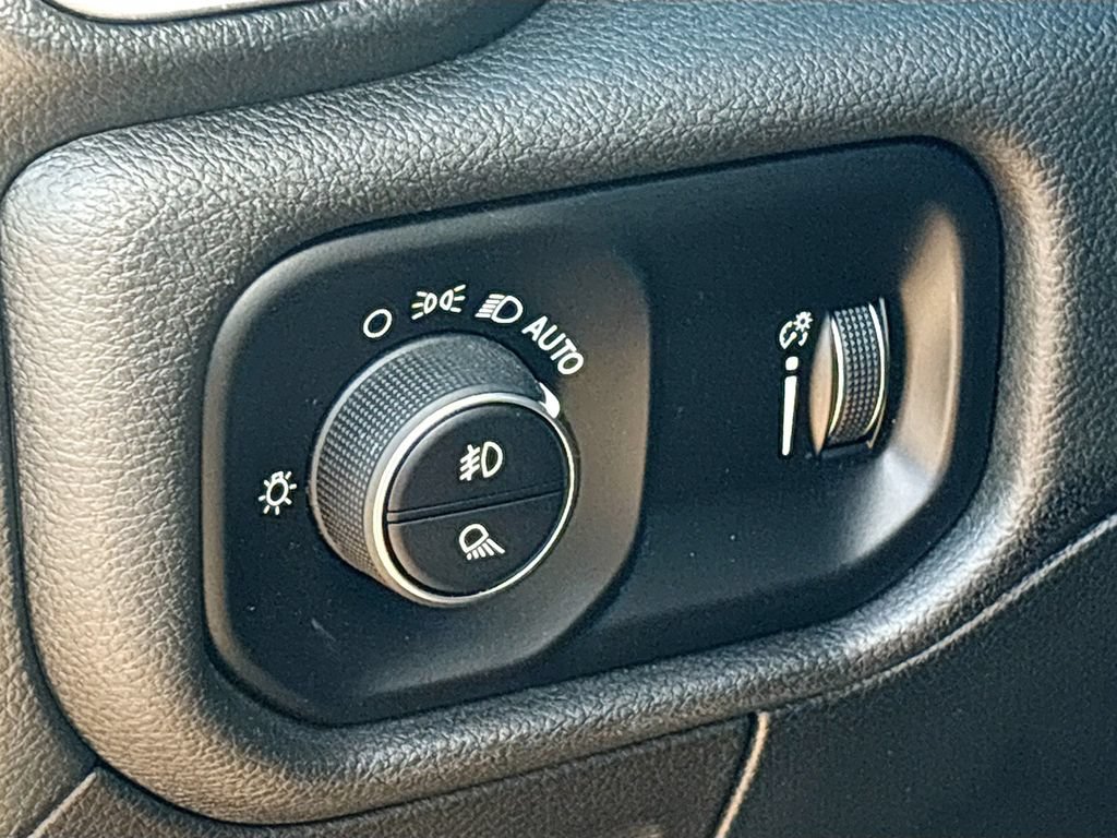 Used 2022 RAM 1500 Big Horn AWD/4WD image 10
