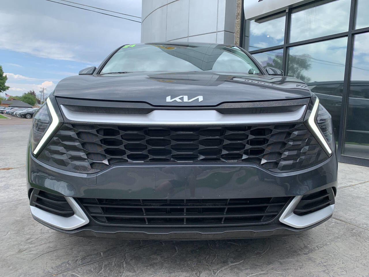 Used 2024 Kia Sportage LX image 2