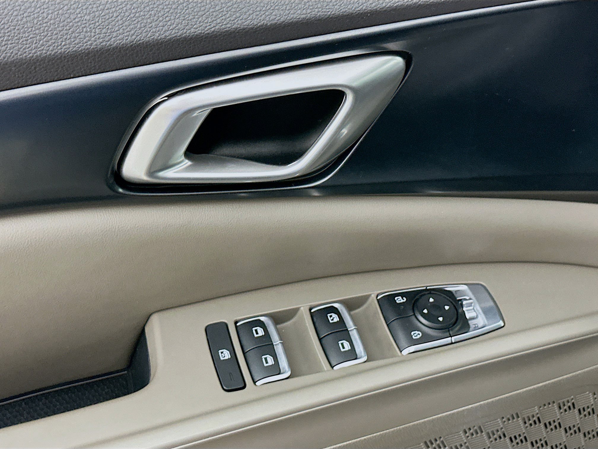 Used 2026 Kia Carnival FWD image 15