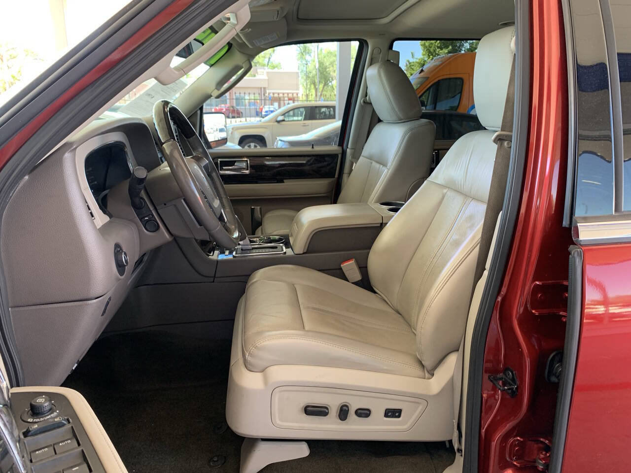 Used 2017 Lincoln Navigator Select AWD/4WD image 7
