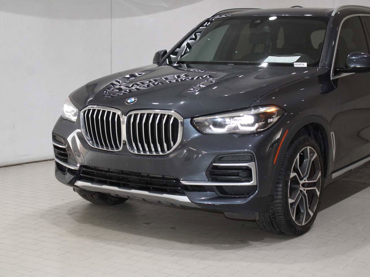 Certified 2022 BMW X5 sDrive40i w/ Premium Package RWD image 2