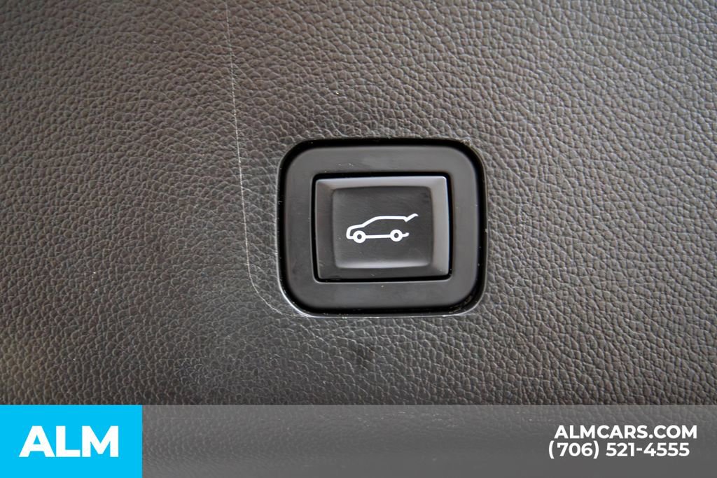 Used 2018 Chevrolet Traverse LT image 13