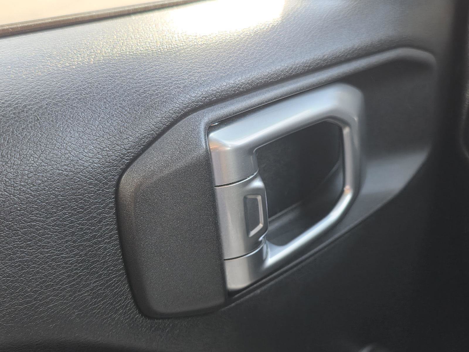 Used 2018 Jeep Wrangler Unlimited Sport image 9