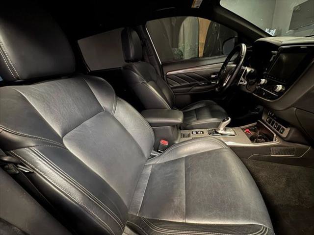 Used 2022 Mitsubishi Outlander LE image 12