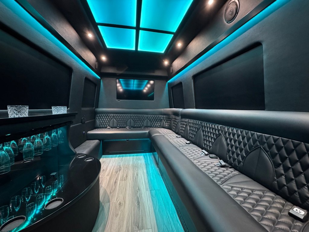 Used 2023 Mercedes-Benz Sprinter 2500 image 15