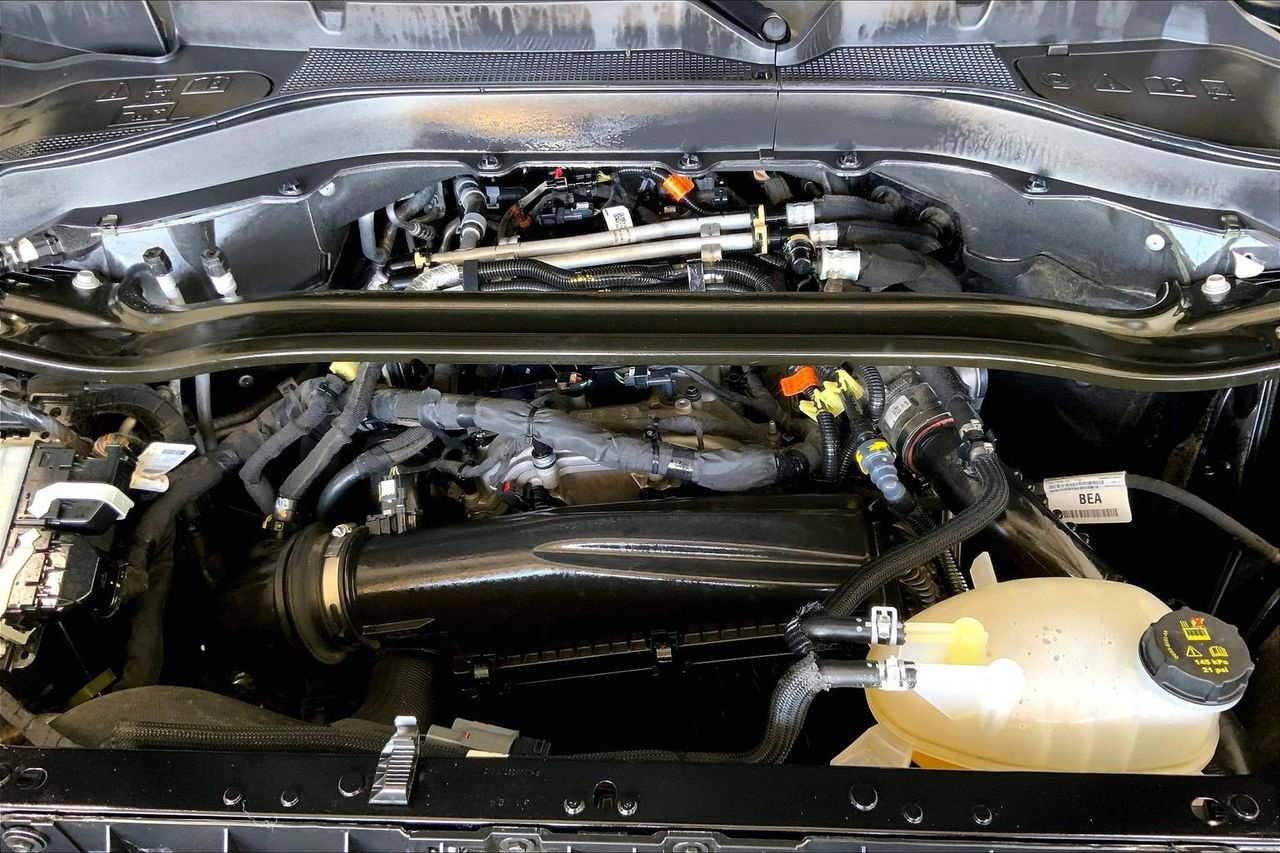 Certified 2025 Ford Explorer ST-Line image 9