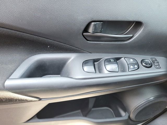 Used 2022 Nissan Kicks S FWD image 17