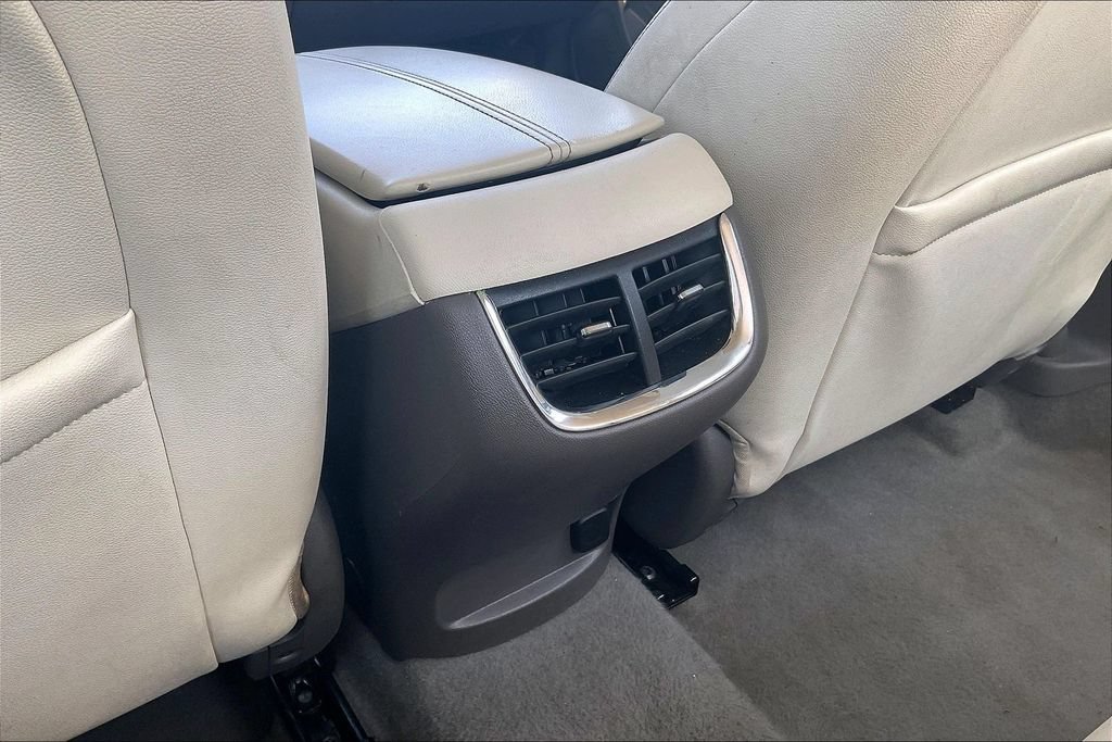 Used 2022 Chevrolet Malibu LT w/ Leather Package FWD image 10