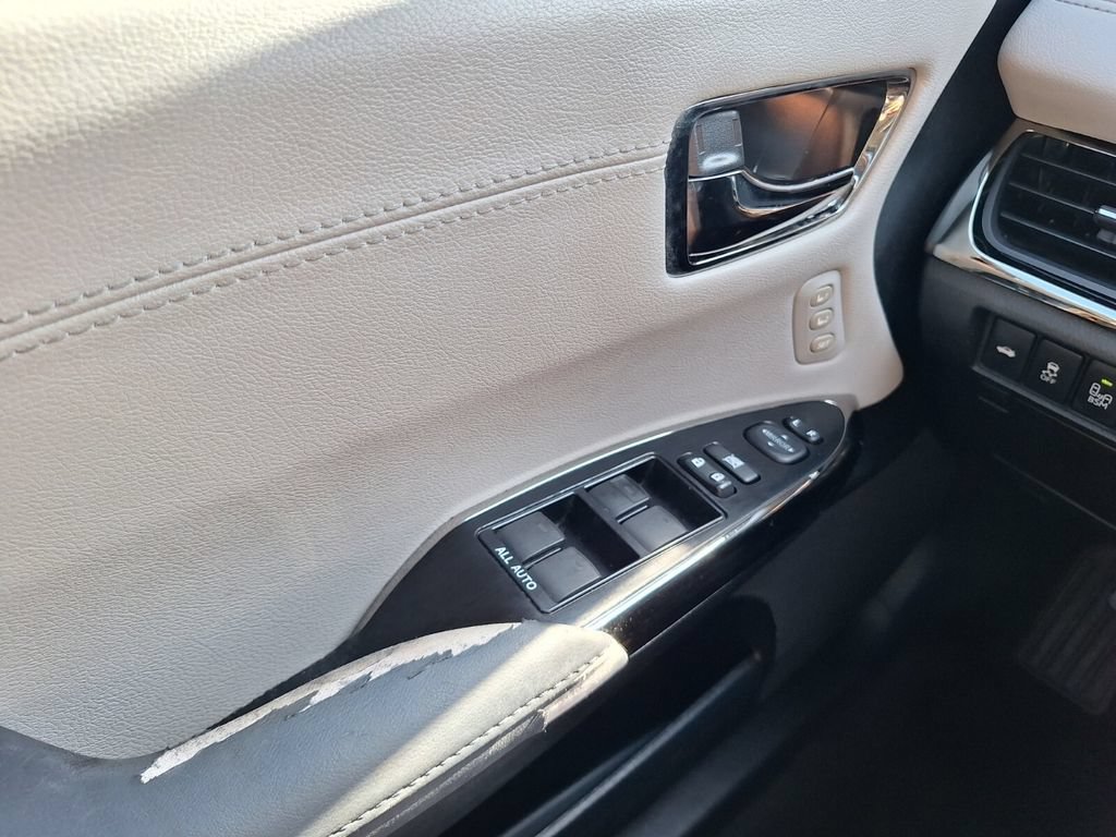 Used 2015 Toyota Avalon XLE Touring FWD image 19