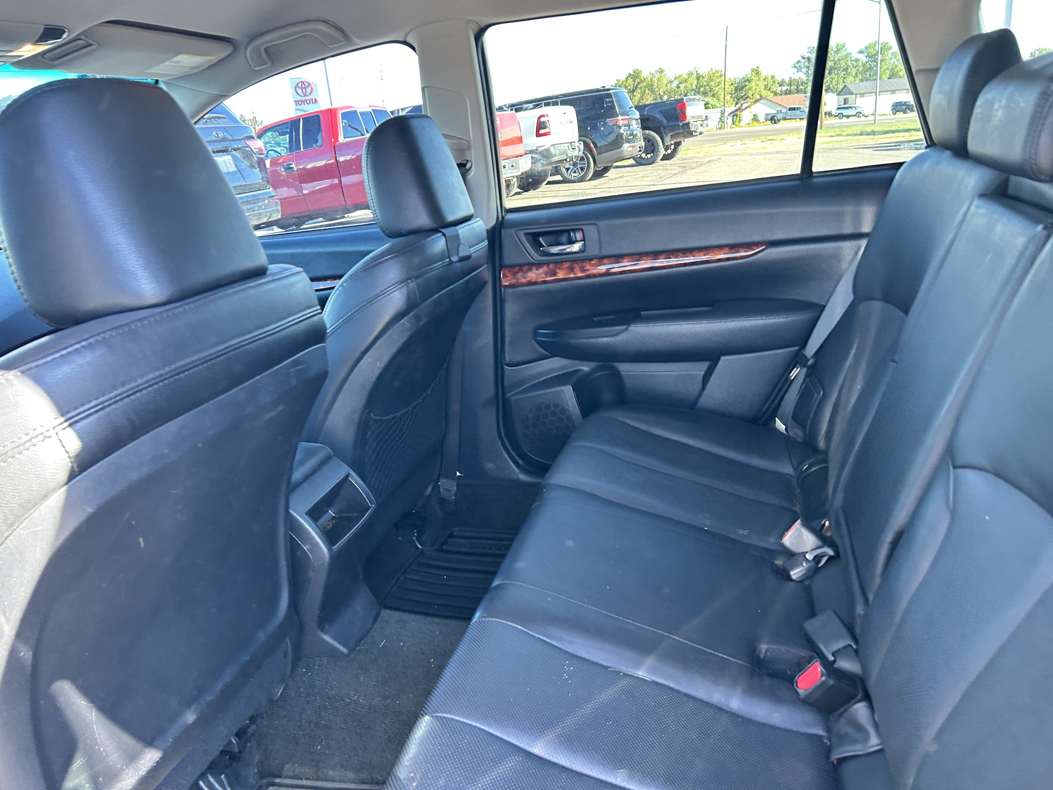 Used 2012 Subaru Outback 2.5i Limited w/ Popular Pkg 1B AWD/4WD image 10