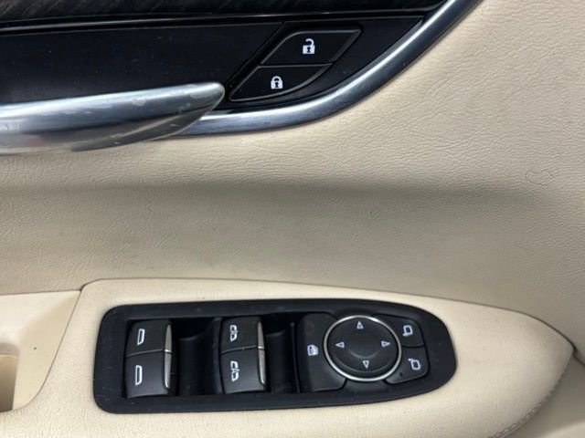 Used 2018 Cadillac XT5 FWD image 13