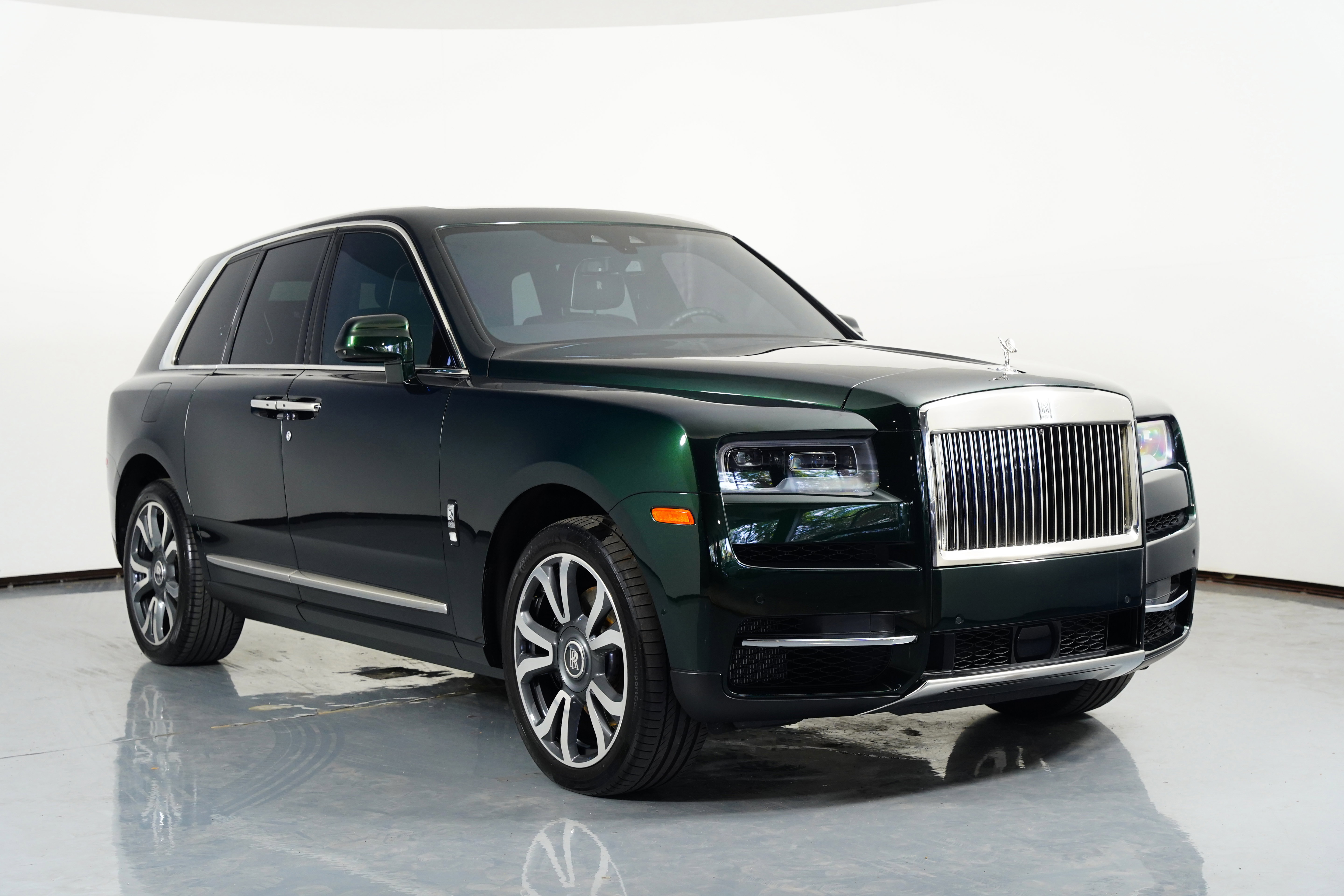 Used 2023 Rolls-Royce Cullinan w/ Cullinan Package image 5