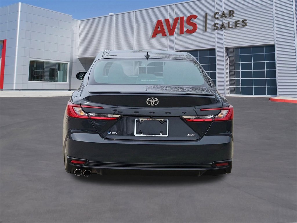 Used 2025 Toyota Camry SE image 5