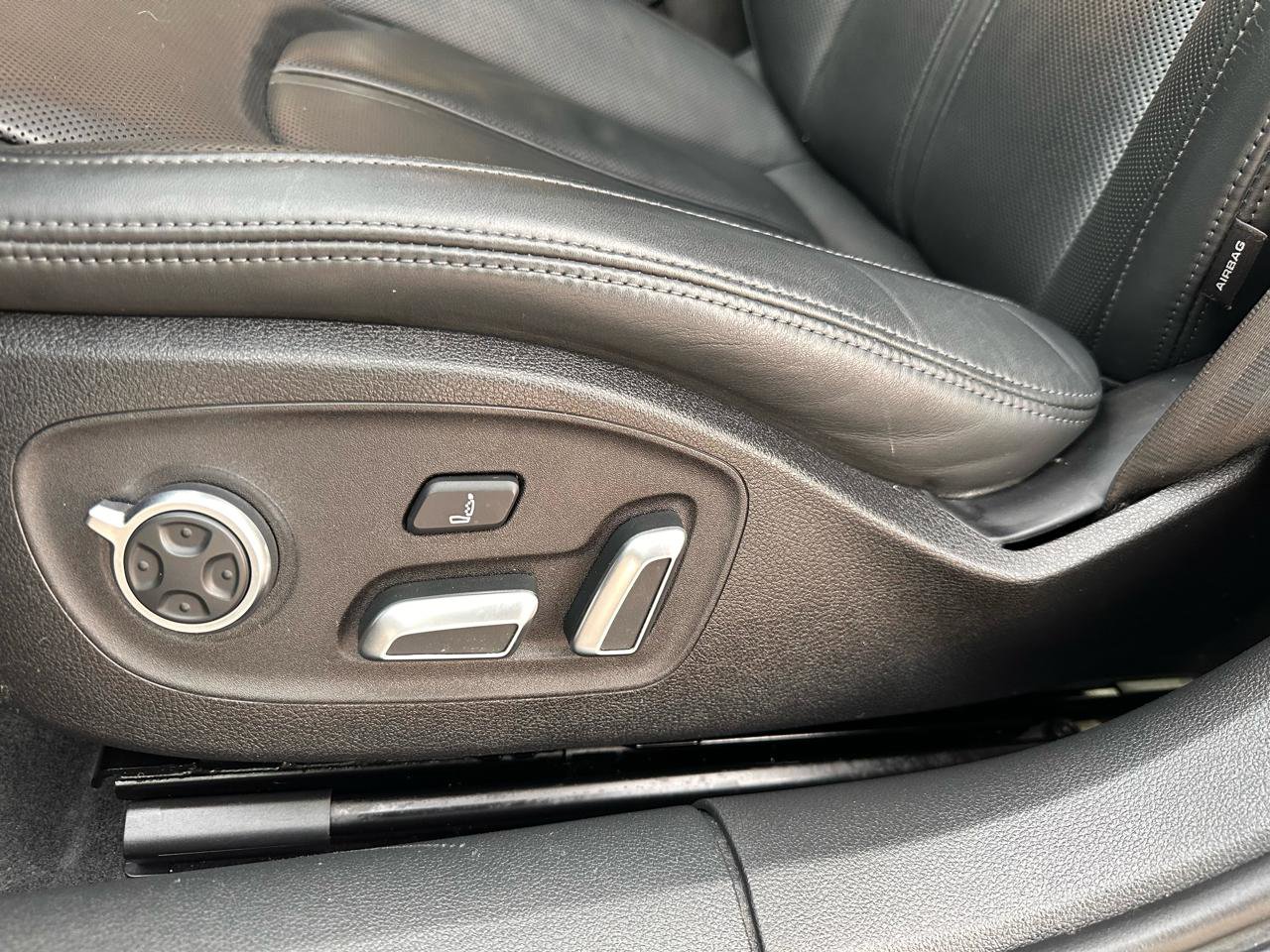 Used 2016 Audi S6 Prestige w/ Prestige Package image 22