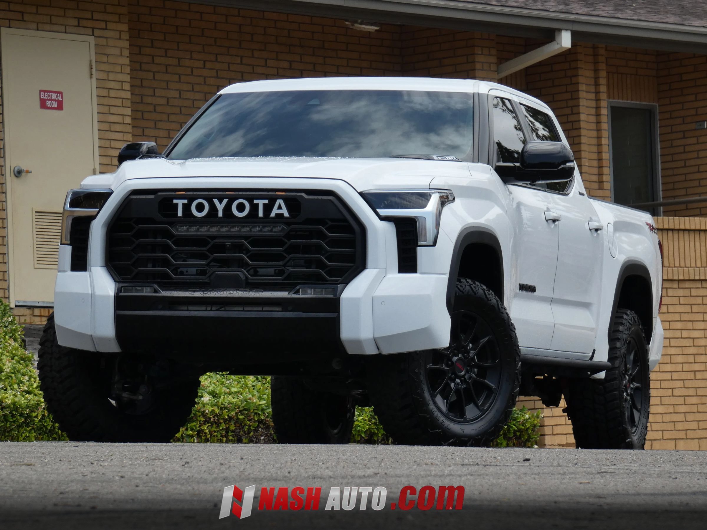Used 2024 Toyota Tundra Limited w/ TRD Off-Road Package AWD/4WD image 6