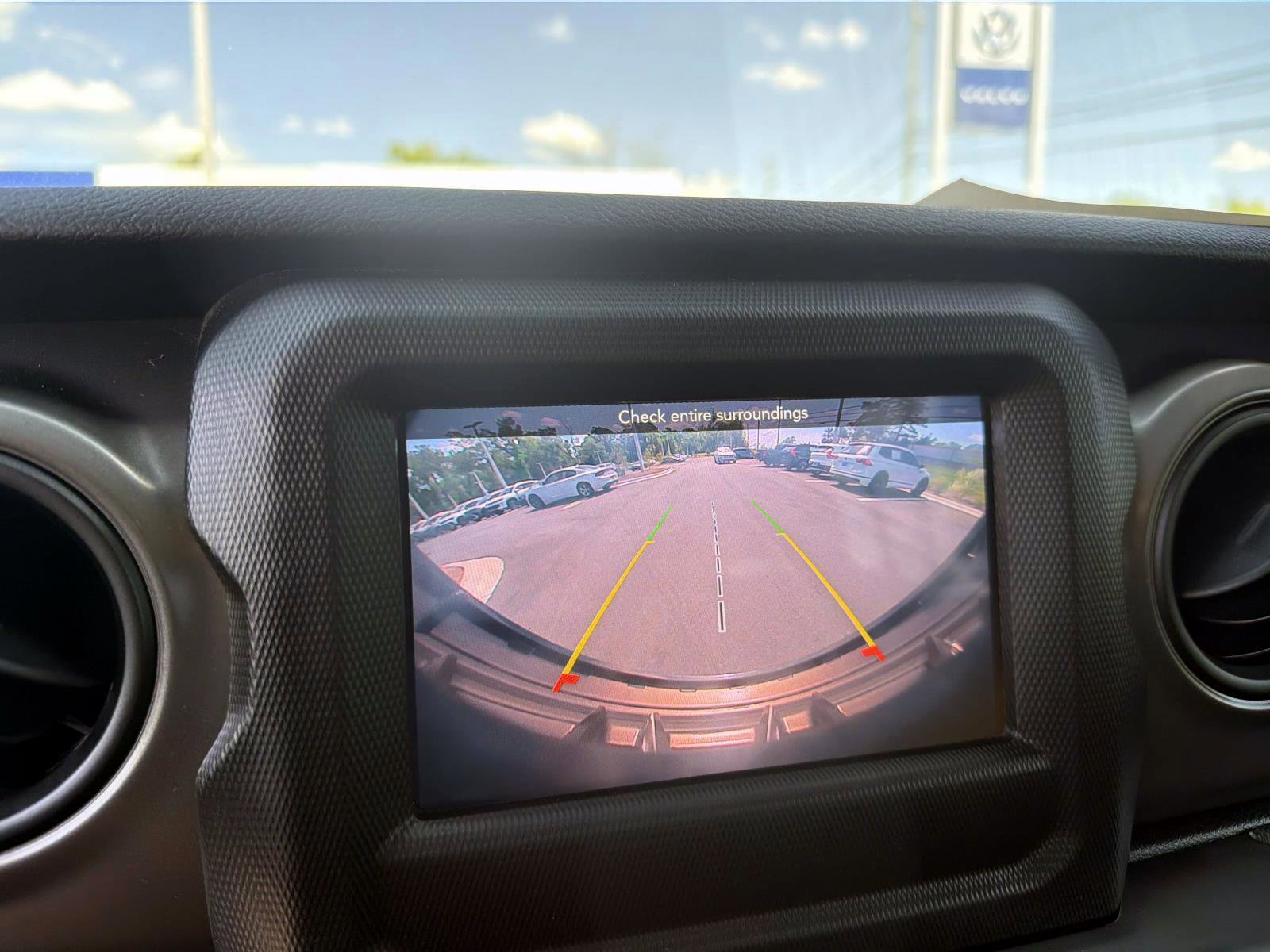 Used 2022 Jeep Wrangler Unlimited Sport image 24