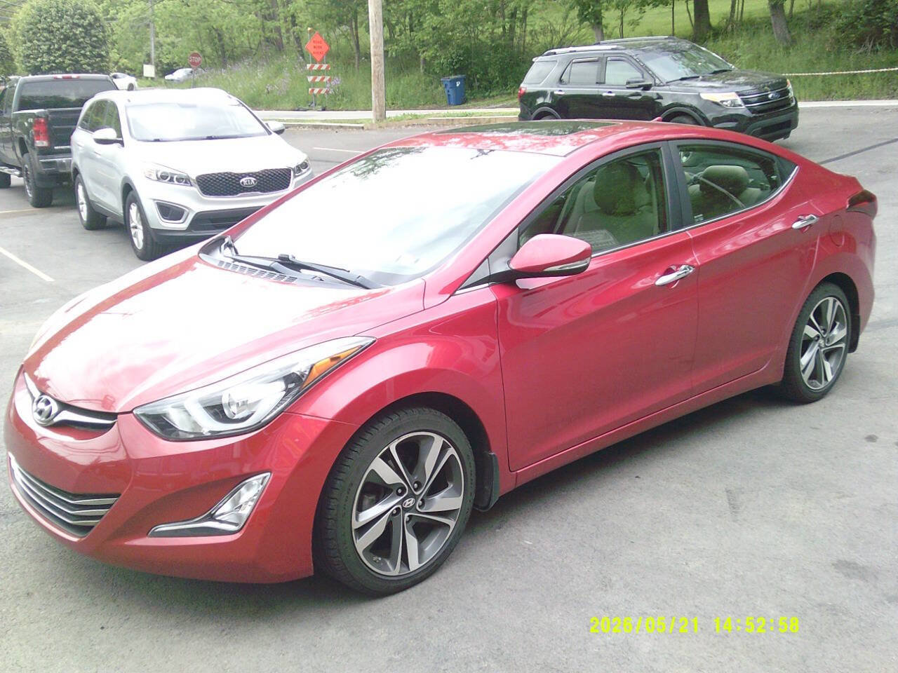 Used 2014 Hyundai Elantra Limited w/ Option Group 03 FWD image 1