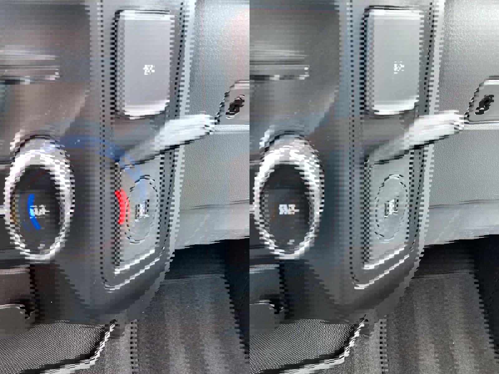 Used 2025 Ford F150 XLT w/ Equipment Group 301A Standard AWD/4WD image 17