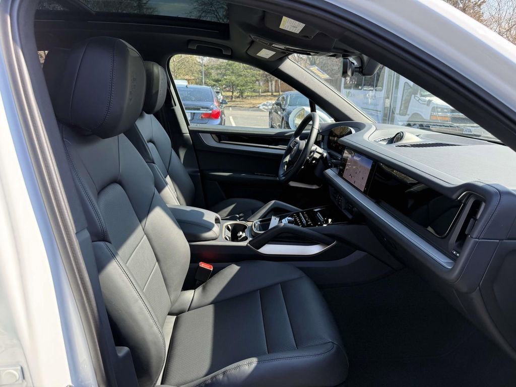 Used 2026 Porsche Cayenne image 13