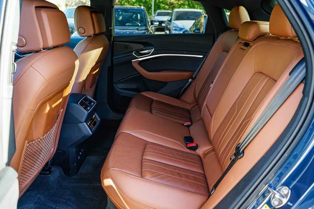 Used 2024 Audi Q8 e-tron Premium AWD/4WD image 19