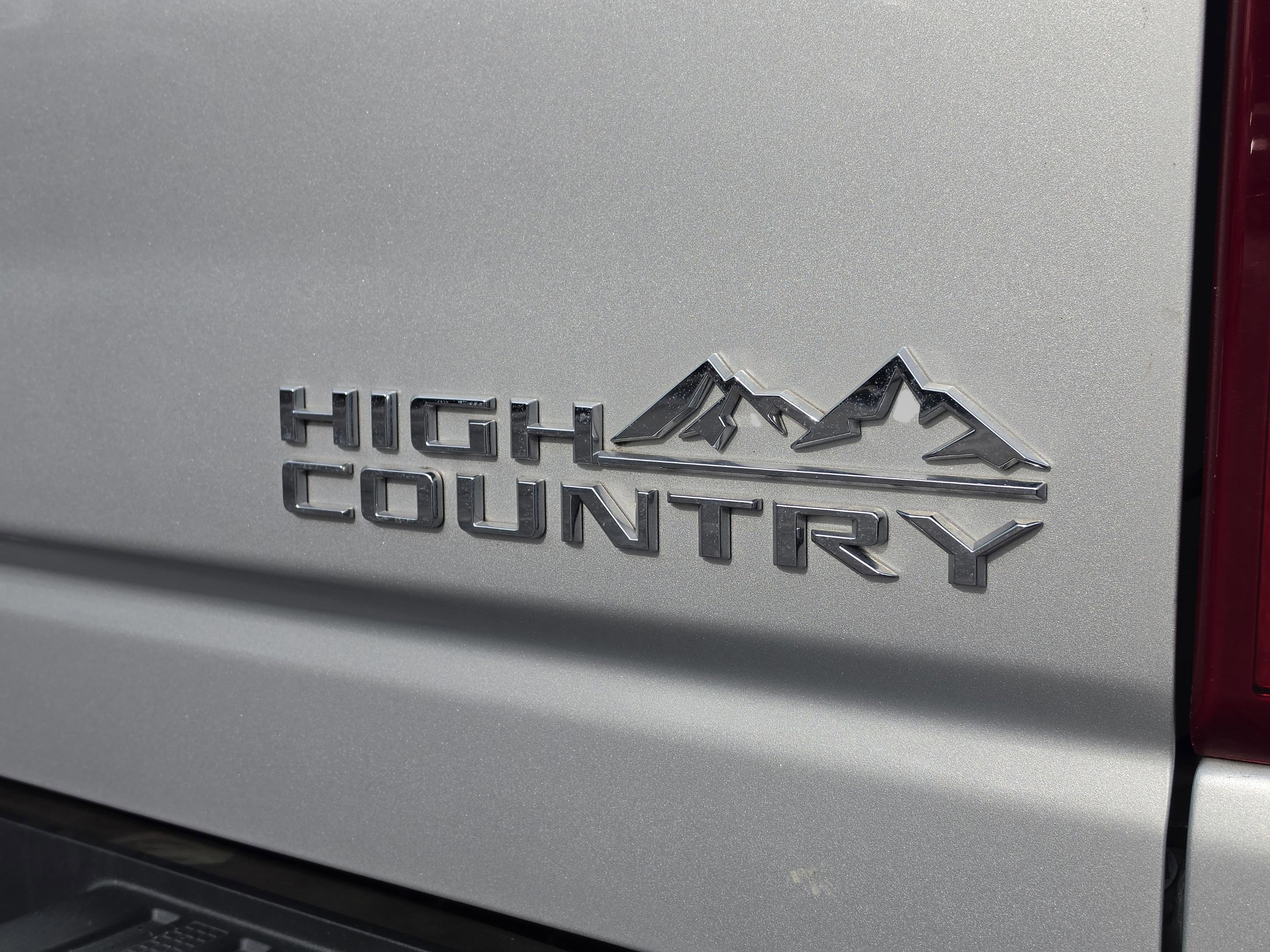 Used 2020 Chevrolet Silverado 2500 High Country w/ Technology Package image 16