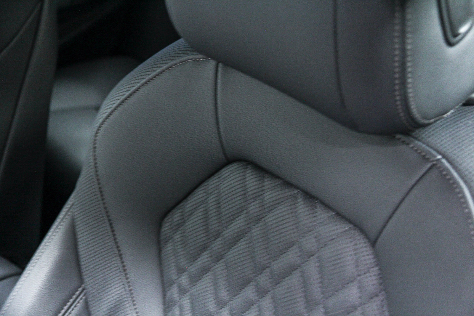 Used 2023 BMW 540i w/ M Sport Package RWD image 25