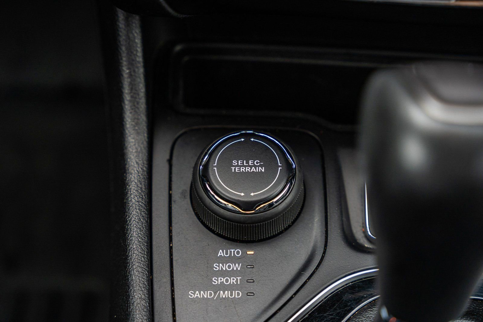 Used 2019 Jeep Cherokee Limited image 33