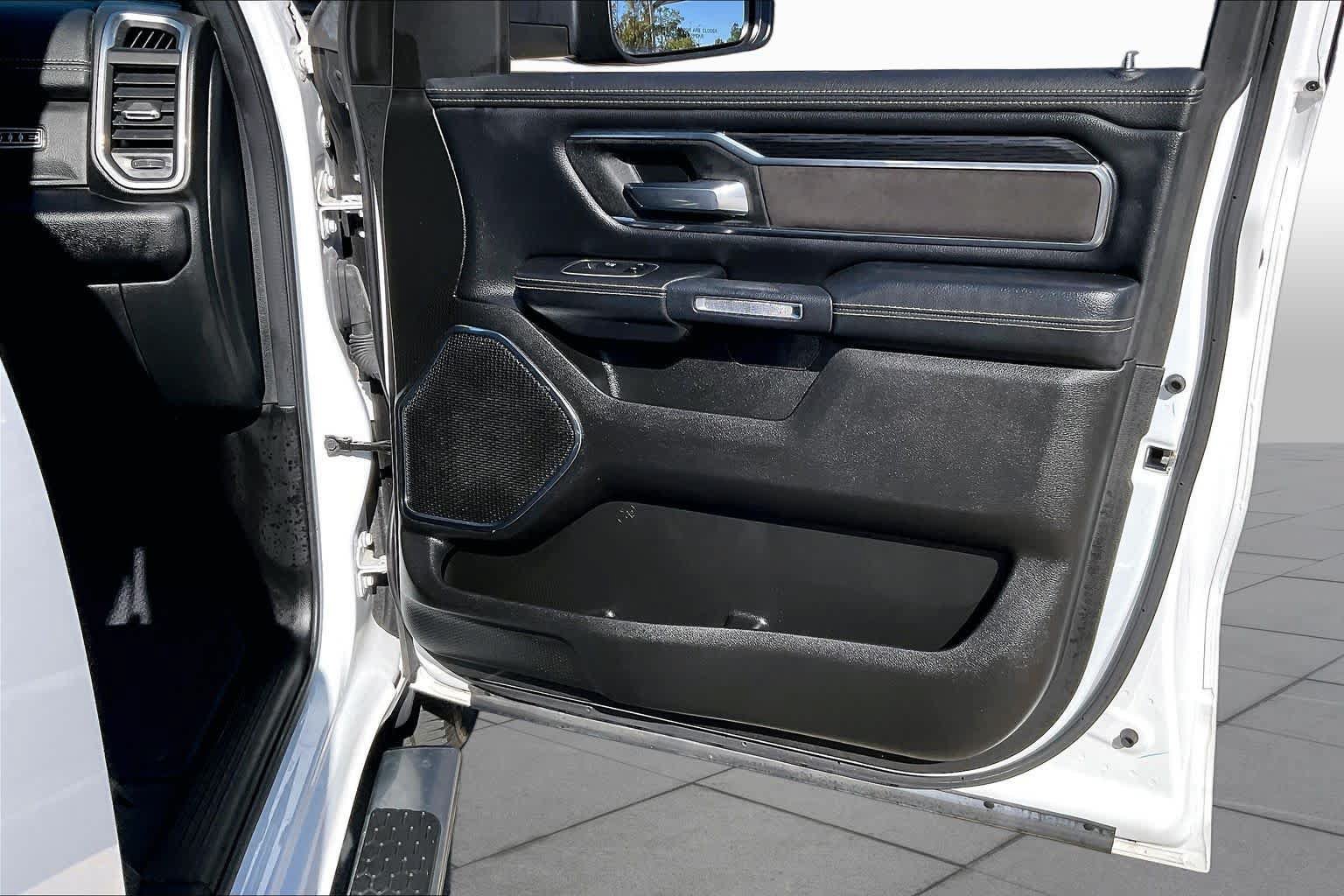 Used 2024 RAM 1500 Laramie AWD/4WD image 22