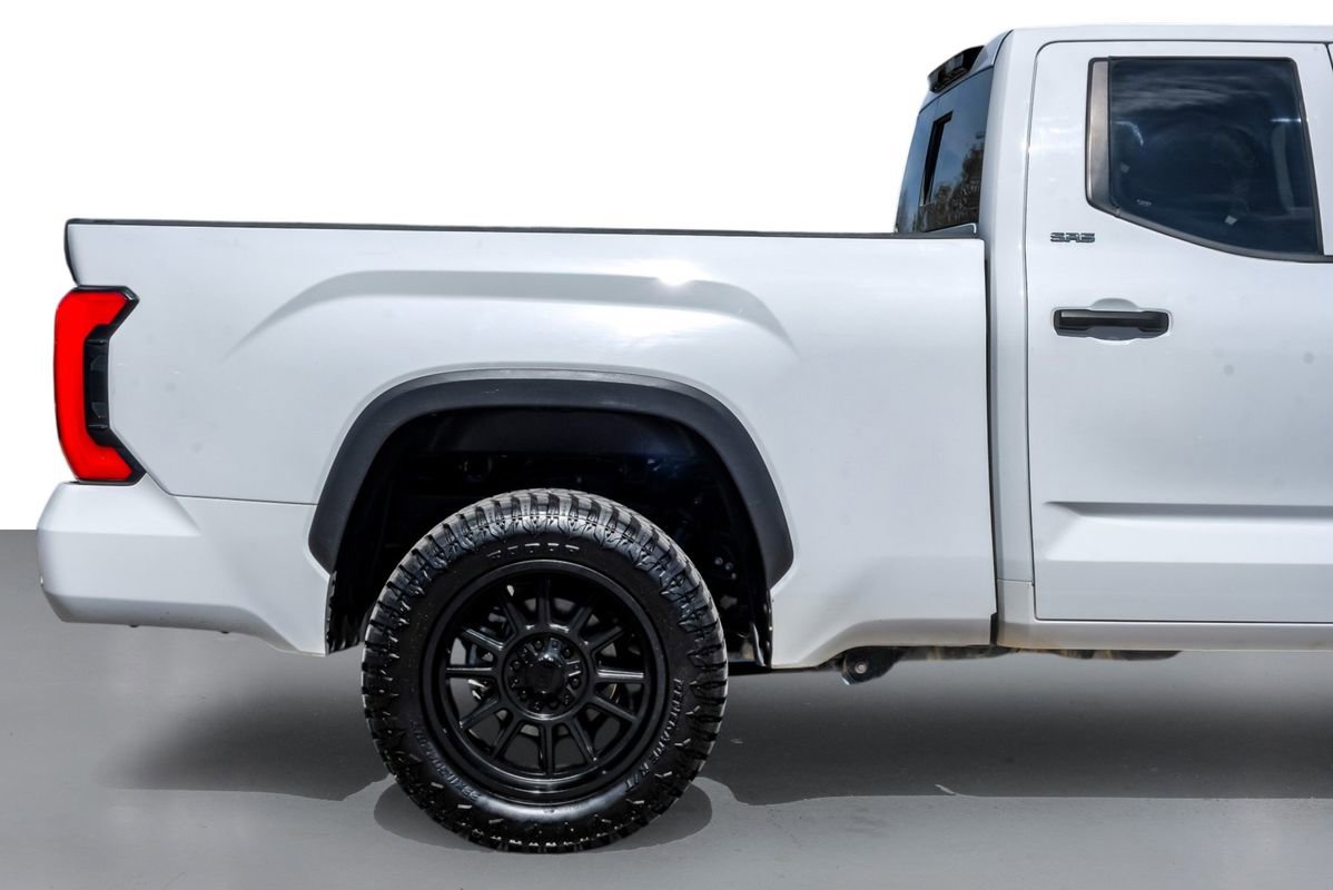 Used 2022 Toyota Tundra SR5 w/ SR5 Convenience Package image 7