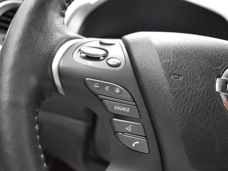 Used 2020 Nissan Pathfinder SL image 24
