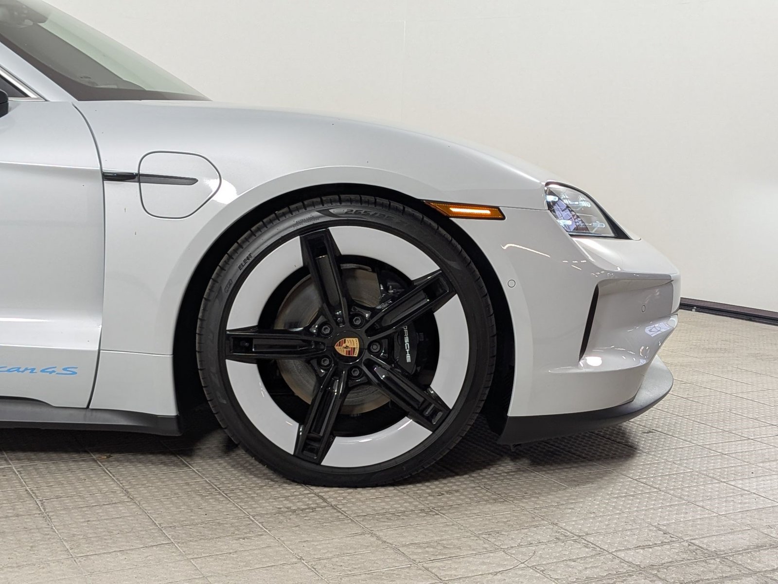 New 2025 Porsche Taycan 4S AWD/4WD image 11