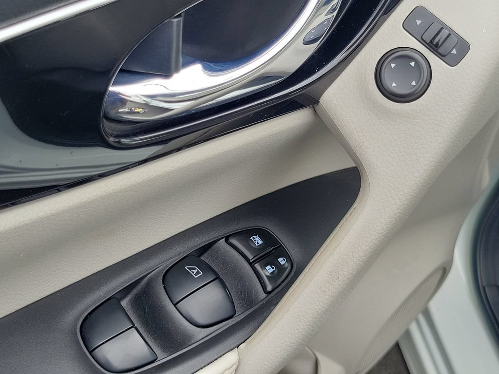 Used 2019 Nissan Rogue Sport SL FWD image 21