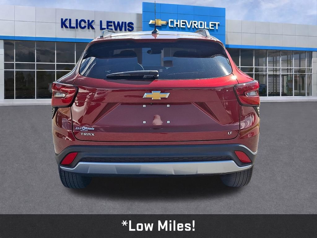 Used 2024 Chevrolet Trax LT w/ Driver Confidence Package FWD image 7